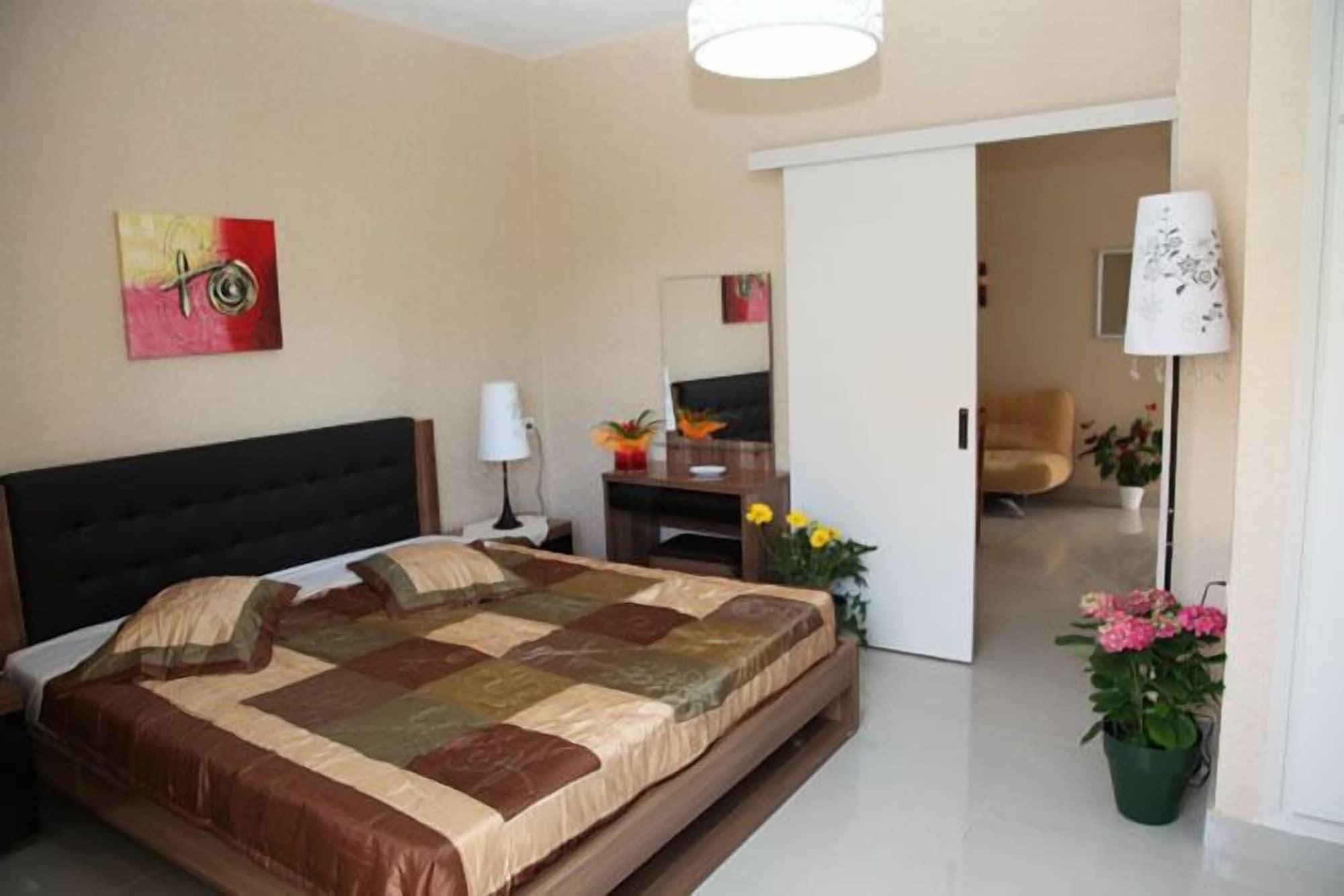 Ov Suites "By Checkin" خيرسونِسوس المظهر الخارجي الصورة